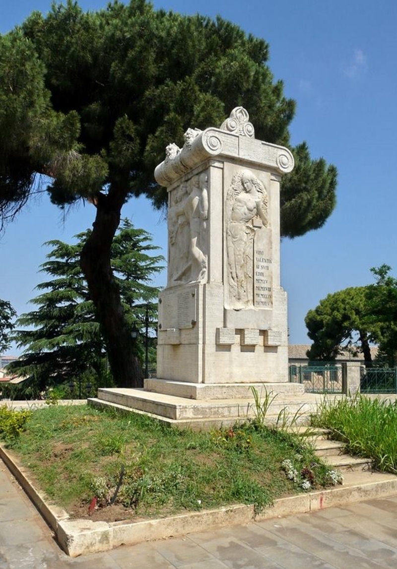 Novembre I Monumenti Vibonesi Che Ricordano I Caduti Della Grande Guerra