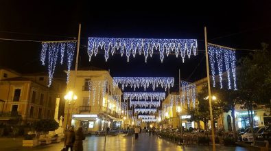 Aria di festa a Pizzo tra luminarie ed eventi natalizi