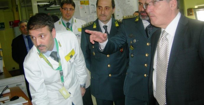 Il prefetto Casabona in visita al comando provinciale della Guardia di finanza