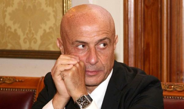 Il sottosegretario Marco Minniti venerdì a Vibo