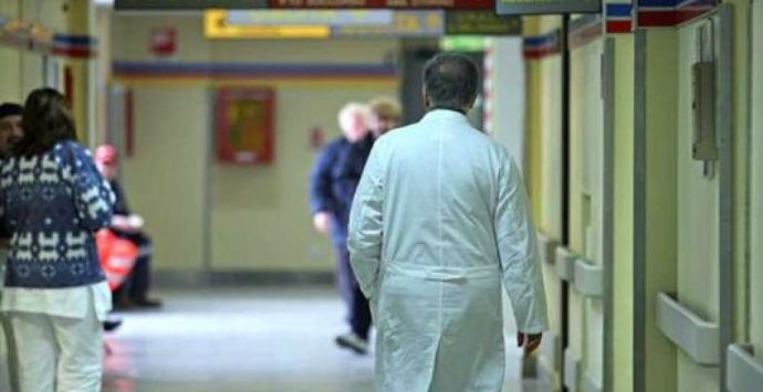 Meningite, cinquantenne di Lamezia muore in ospedale a Vibo