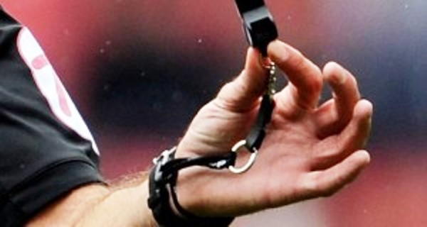 Giovane arbitro picchiato, insultato e minacciato dai giocatori del Paravati Under 17