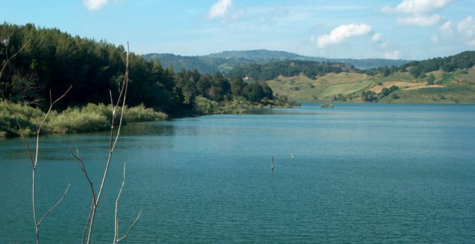 Un canale di fuga per la diga Angitola