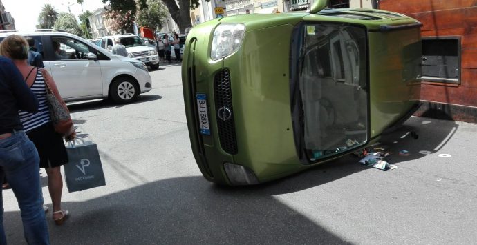 Rocambolesco incidente nel centro di Vibo