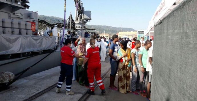 Nuovo carico di disperati al porto di Vibo Marina