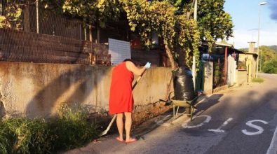 Bivona, il Comune ritarda e i cittadini ripuliscono le strade in autonomia