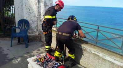 Grosso masso si stacca dal costone, paura a Pizzo