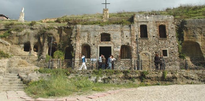 L’Arpacal: “Le acque di Piedigrotta sono balneabili”