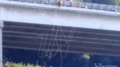 Dramma nel Vibonese, donna si lancia dal viadotto autostradale