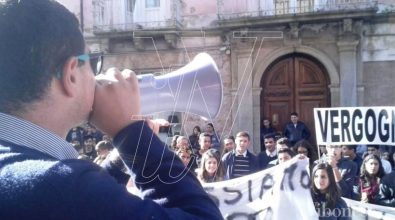 VIDEO | Alberghiero, la protesta approda in Prefettura