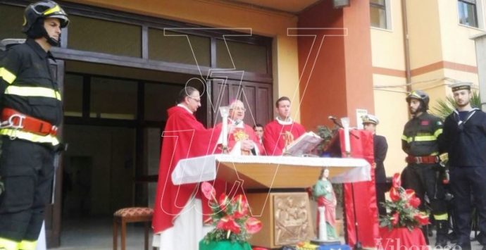 Capitaneria di porto vestita a festa per Santa Barbara – VIDEO