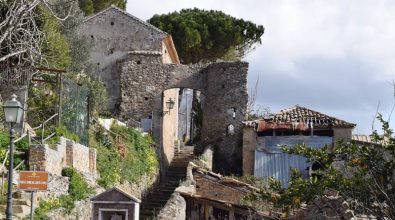 La Porta del Conte d’Apice versa nel degrado, l’appello di ViboInsieme al Comune