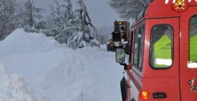 I Vigili del fuoco vibonesi tra la neve e le macerie del Centro Italia