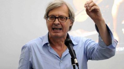 Al Liceo “Morelli” di Vibo arriva Sgarbi: nell’Auditorium della scuola priorità a chi acquista il libro