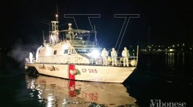 Migranti, la motovedetta Cp 265 rientra a Vibo Marina dopo 2 mesi a Lampedusa