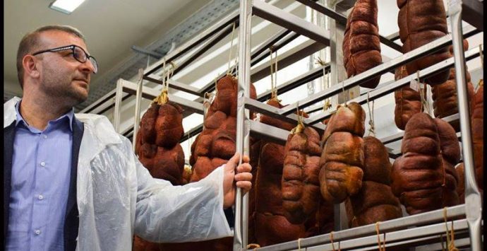 Il re della ‘nduja lancia l’allarme: «Diamoci da fare prima che si approprino del nostro tesoro»