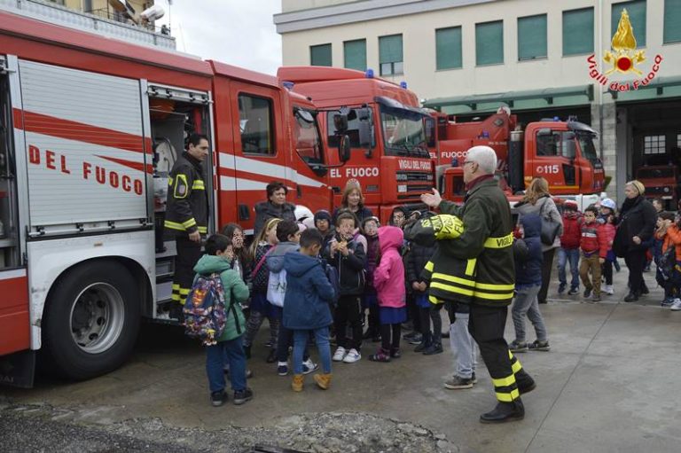 VIDEO | A Vibo la “Pompieropoli solidale” per la ricostruzione di Amatrice