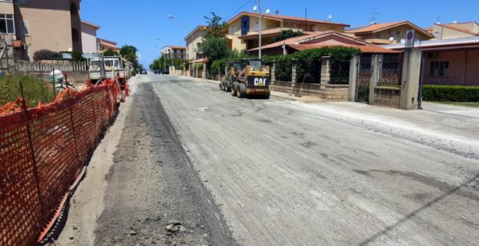 Pizzo, iniziati gli interventi di ammodernamento delle strade della Marinella