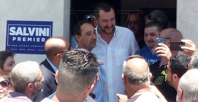 Salvini in tour nel Vibonese: «L’Italia non diventi un campo profughi»