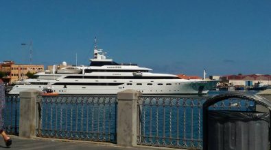 La regina Rania di Giordania con il suo yacht al porto di Vibo Marina