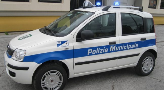 Rubata l’auto della polizia municipale di Pizzo