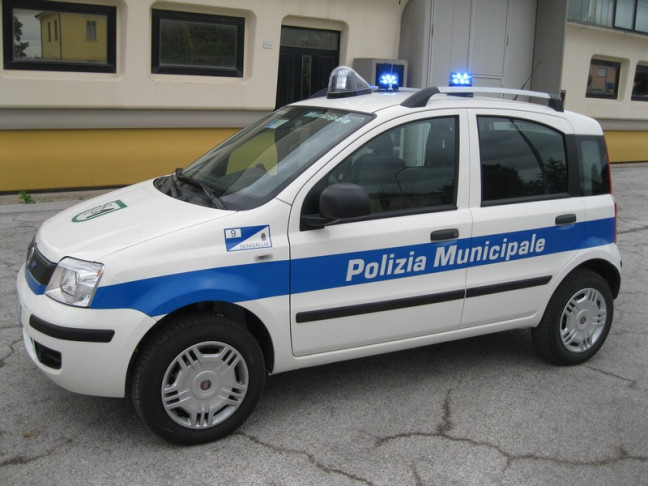 Rubata l’auto della polizia municipale di Pizzo