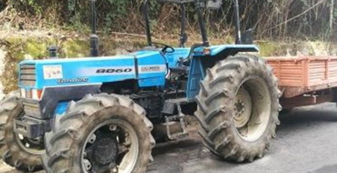 Mileto-Dinami: i ragazzi del Maranathà ripuliscono la strada al posto della Provincia