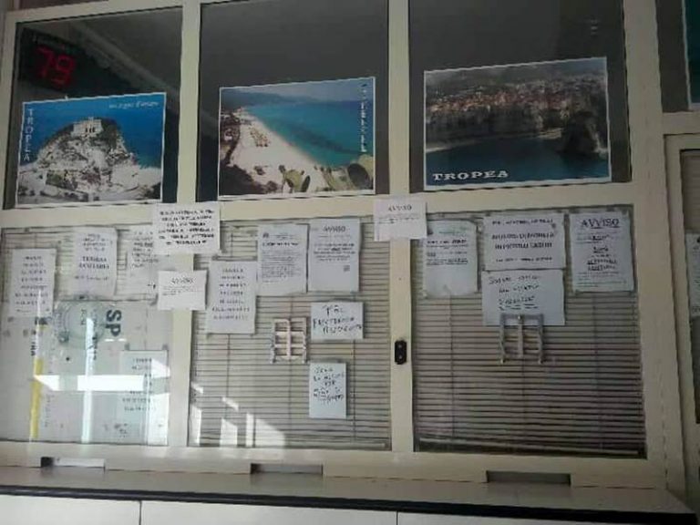 Ospedale di Tropea, ufficio ticket chiuso senza preavviso e utenti infuriati