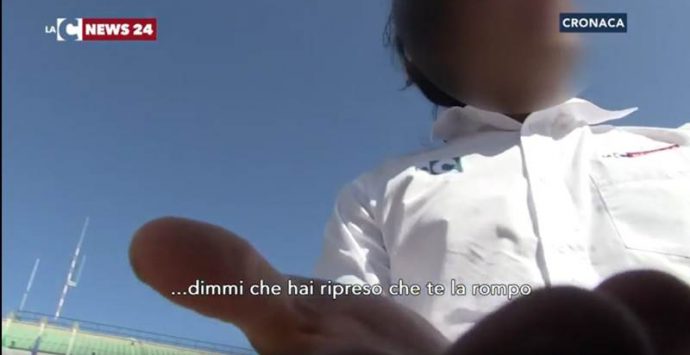 Vibo: riprese sul luogo della sparatoria, aggredito cameraman di LaC Tv (VIDEO)