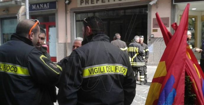 Vigili del fuoco precari anche a Vibo Valentia in lotta