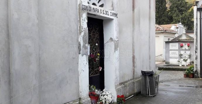 Cappella cimiteriale chiusa per motivi igienici a Stefanaconi, niente visite ai defunti a Natale