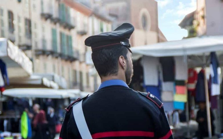 Controlli anti-terrorismo anche nei mercati rionali del Vibonese, carabinieri in prima linea