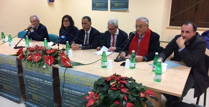 A Dinami la Legge sui piccoli comuni tiene a battesimo la “prima” dell’asse Pd-Ap (FOTO/VIDEO)