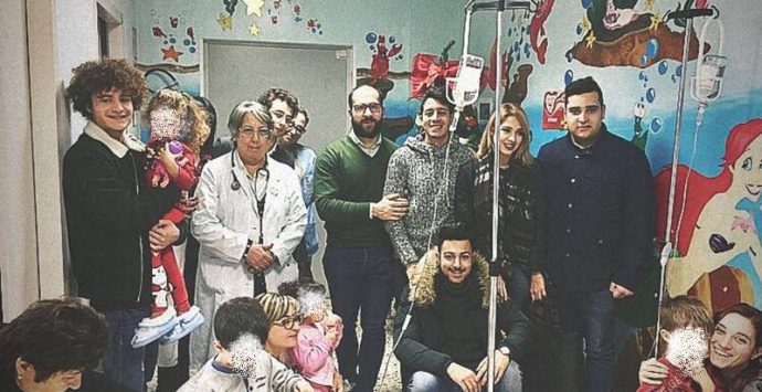 Natale solidale, l’associazione Valentia “regala un sorriso” ai piccoli pazienti dell’ospedale di Vibo