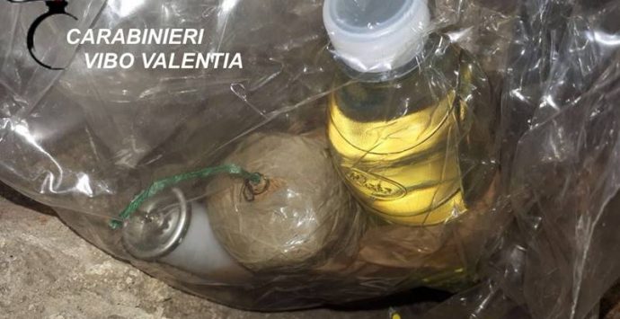 Bomba da 135 grammi pronta per Capodanno, due arresti a Nicotera (FOTO/VIDEO)