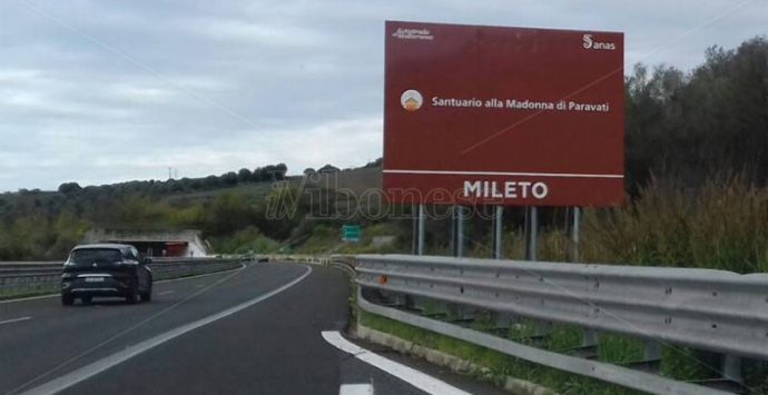 La gaffe dell’Anas sull’A2: il cartellone promuove un “falso” e dimentica la storia di Mileto