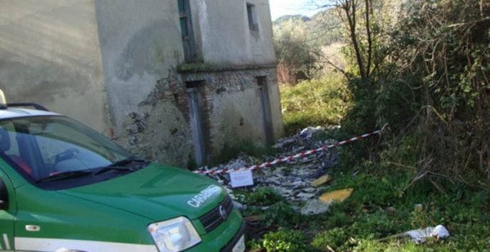 Discarica abusiva ed opificio sotto sequestro nel Vibonese