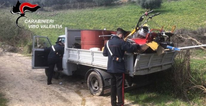 Furto nella notte a San Calogero, i carabinieri ritrovano parte della refurtiva