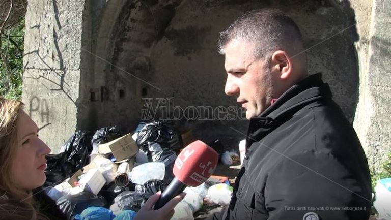 Rifiuti abbandonati in strada a Vibo, in arrivo 2000 multe (VIDEO)