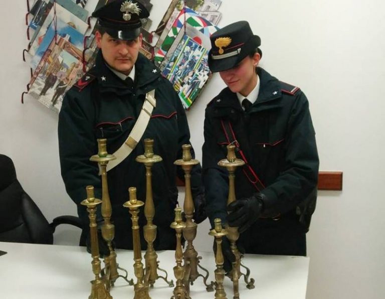 Pizzo, ritrovati dai carabinieri i candelabri rubati nella chiesa dell’Immacolata (VIDEO)