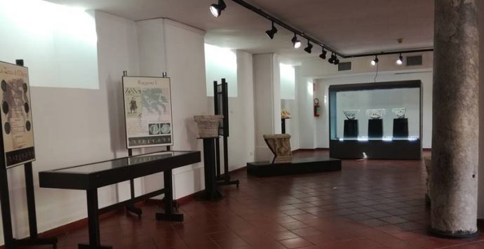 Mileto, un’antica preghiera incisa sulla colonna bizantina del Museo statale