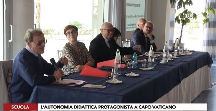 Autonomia scolastica, a Capo Vaticano esperti e docenti a confronto (VIDEO)