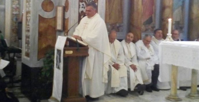 Pizzo in festa per i 25 anni di sacerdozio di don Salvatore Santaguida