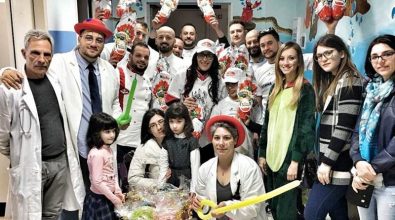 Uova di Pasqua, clown e cioccolatini per i bimbi della Pediatria dell’ospedale di Vibo