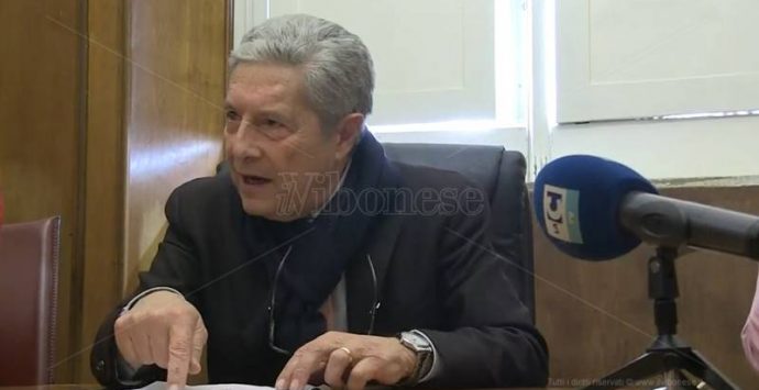 Vibo, Costa replica all’ex assessore al Bilancio: «Non conosce la materia»