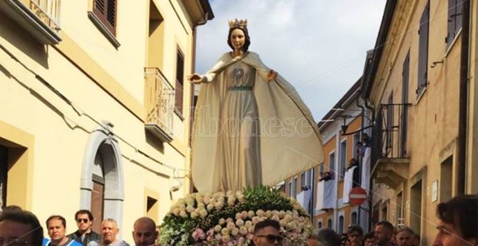 Paravati, in migliaia nei luoghi di Natuzza per la Festa della mamma (FOTO)