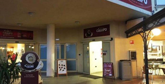 Furto nei punti vendita Callipo a Pizzo, rubati merce e contanti