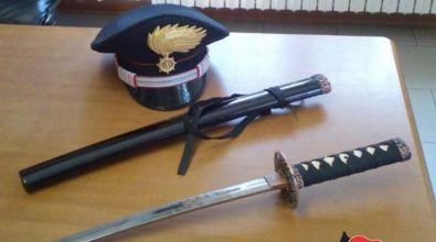 Detenzione di una katana: denunciato il genero di Rosaria Mancuso