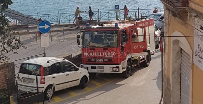 Crollo di calcinacci nei pressi del castello, attimi di paura a Pizzo