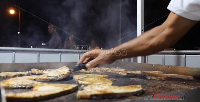 Estate vibonese | In centinaia al Tyrrheni fish fest di Vibo Marina (VIDEO)